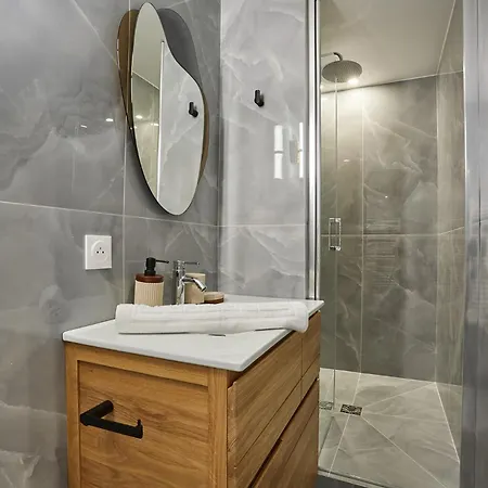 Centre De By Studioprestige * Paris