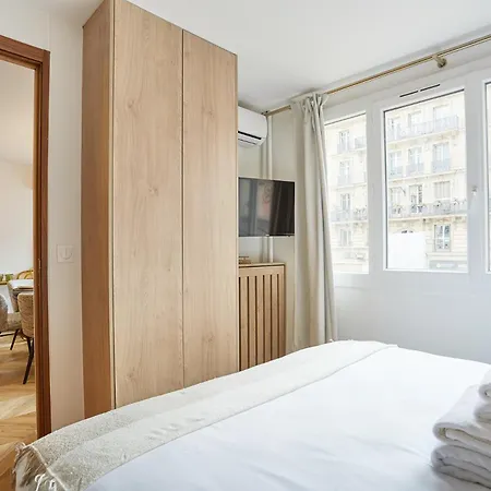 Apartment Centre De By Studioprestige *