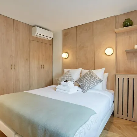 Apartment Centre De By Studioprestige *