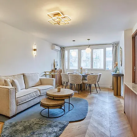 Centre De By Studioprestige