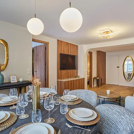 Centre De By Studioprestige * パリ